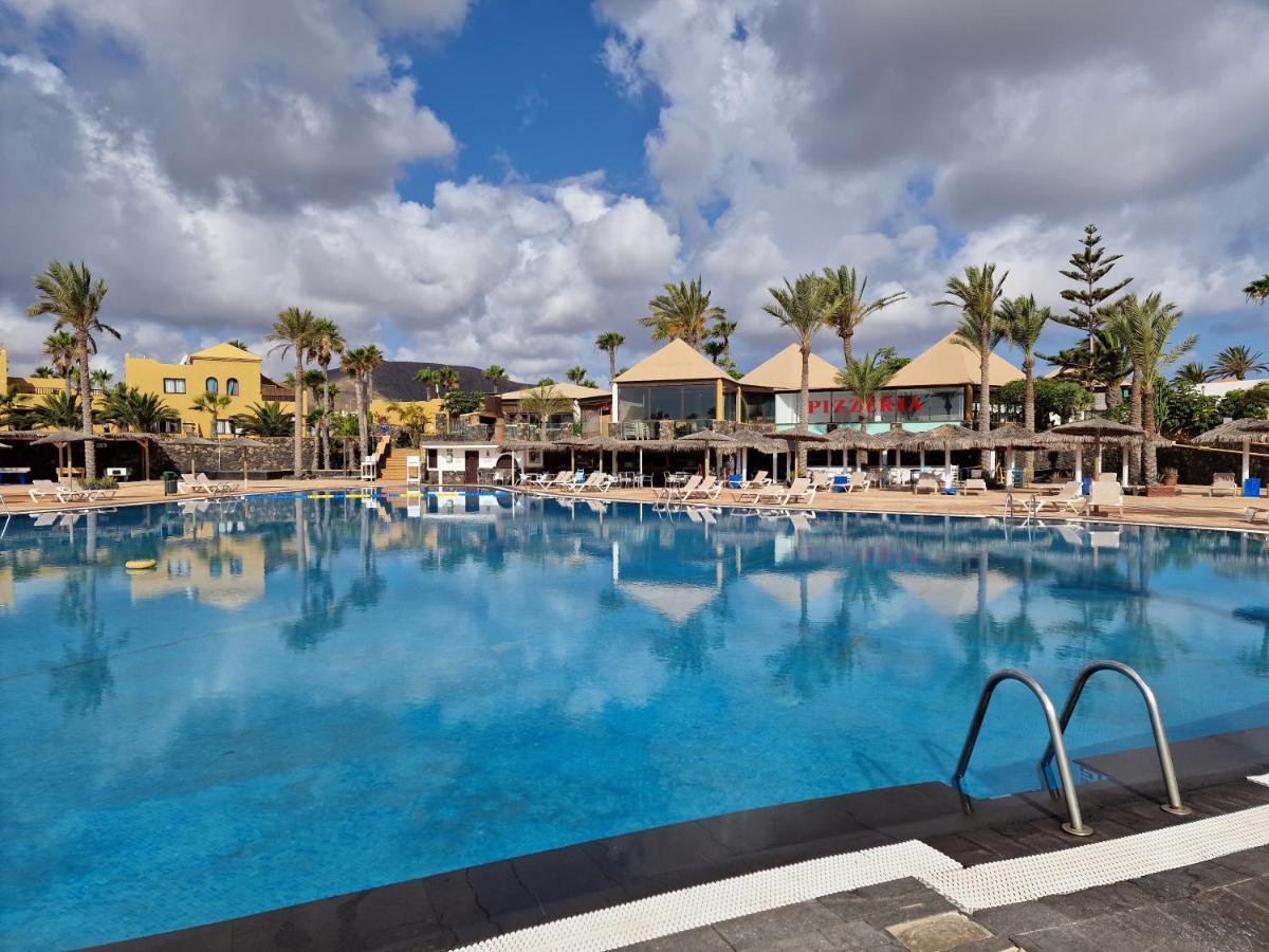 Casa Mari Y Jose Con Grandes Piscinas Y Wifi Gratis Apartman Corralejo Kültér fotó